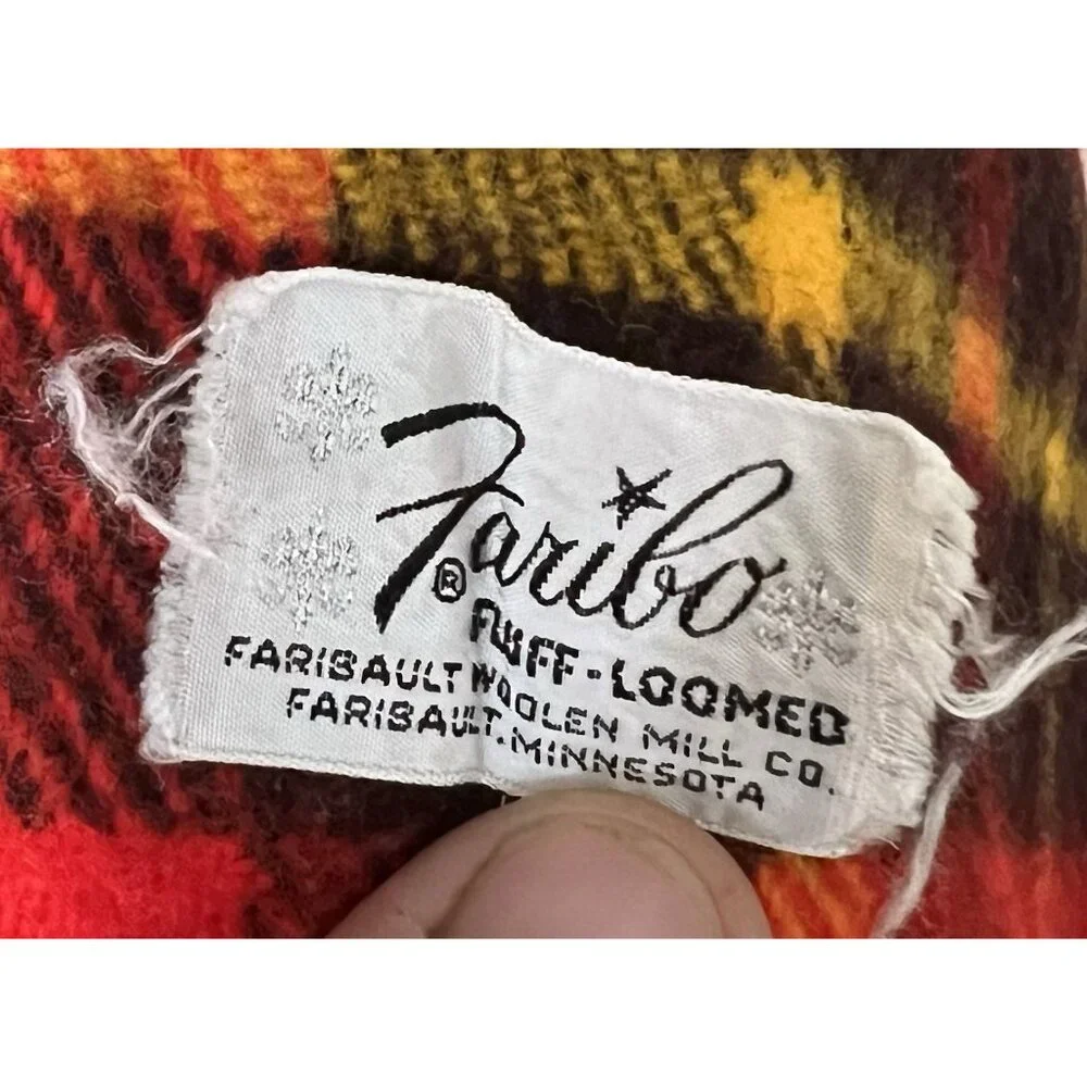 Vtg FARIBO Fluff Loomed Red Black‎ Plaid Throw Blanket 55”x55” Camp Picnic READ